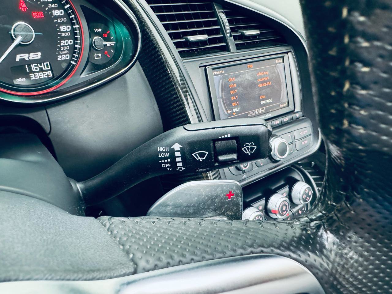 Used 2012 Audi R8 V10 w/ Enhanced Leather Pkg AWD/4WD image 37