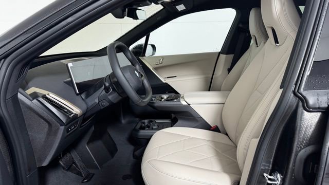 New 2026 BMW iX xDrive45 image 10