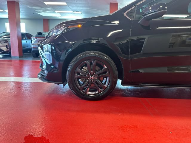 Certified 2024 Toyota Sienna XLE Woodland Edition AWD/4WD image 26