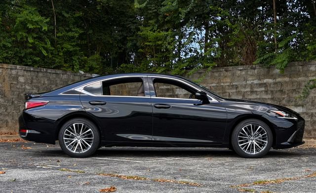 Certified 2025 Lexus ES 300h w/ Premium Package FWD image 3