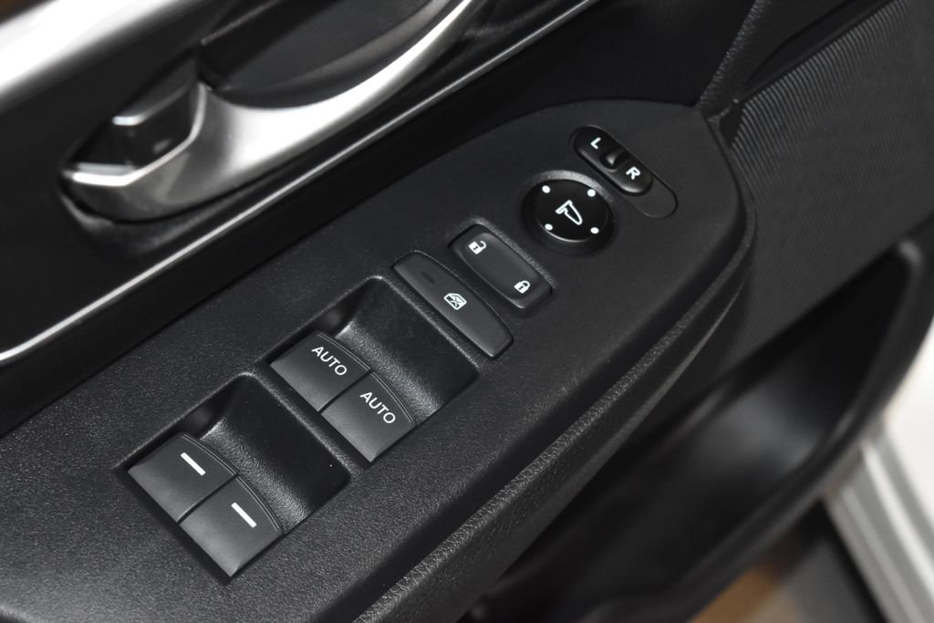 Used 2017 Honda CR-V Touring image 6