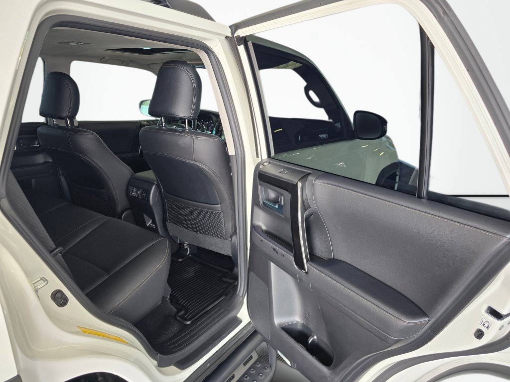 Used 2023 Toyota 4Runner 40th Anniversary SE AWD/4WD image 38