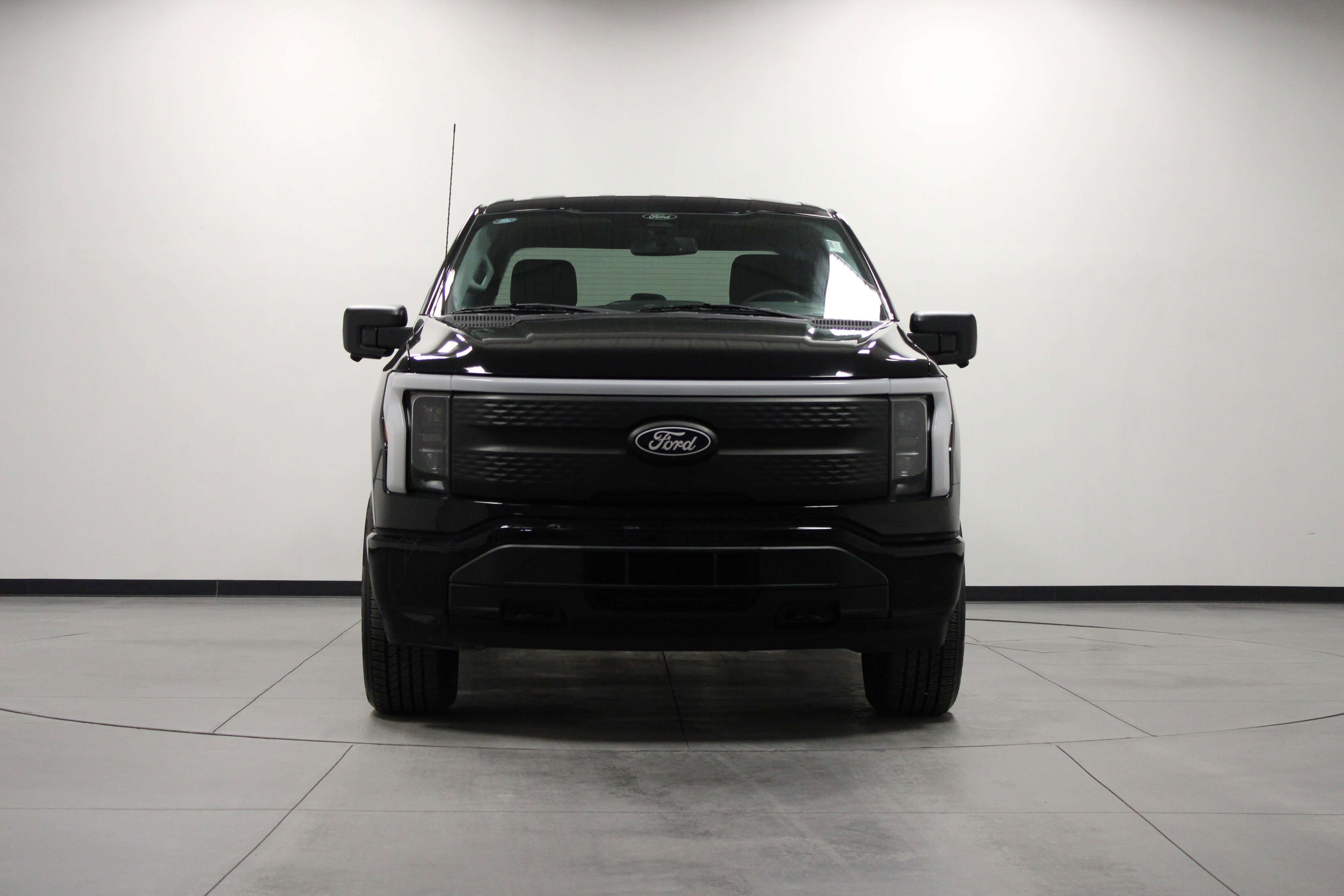 Used 2024 Ford F150 Lightning XLT image 9