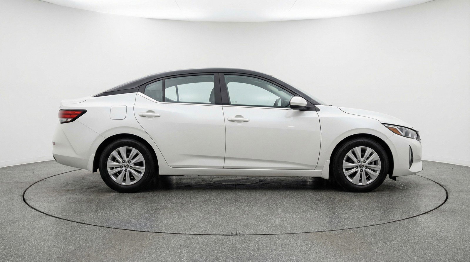 Used 2025 Nissan Sentra S image 11