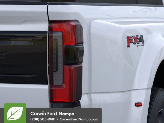 New 2026 Ford F450 Platinum w/ FX4 Off-Road Package AWD/4WD image 21