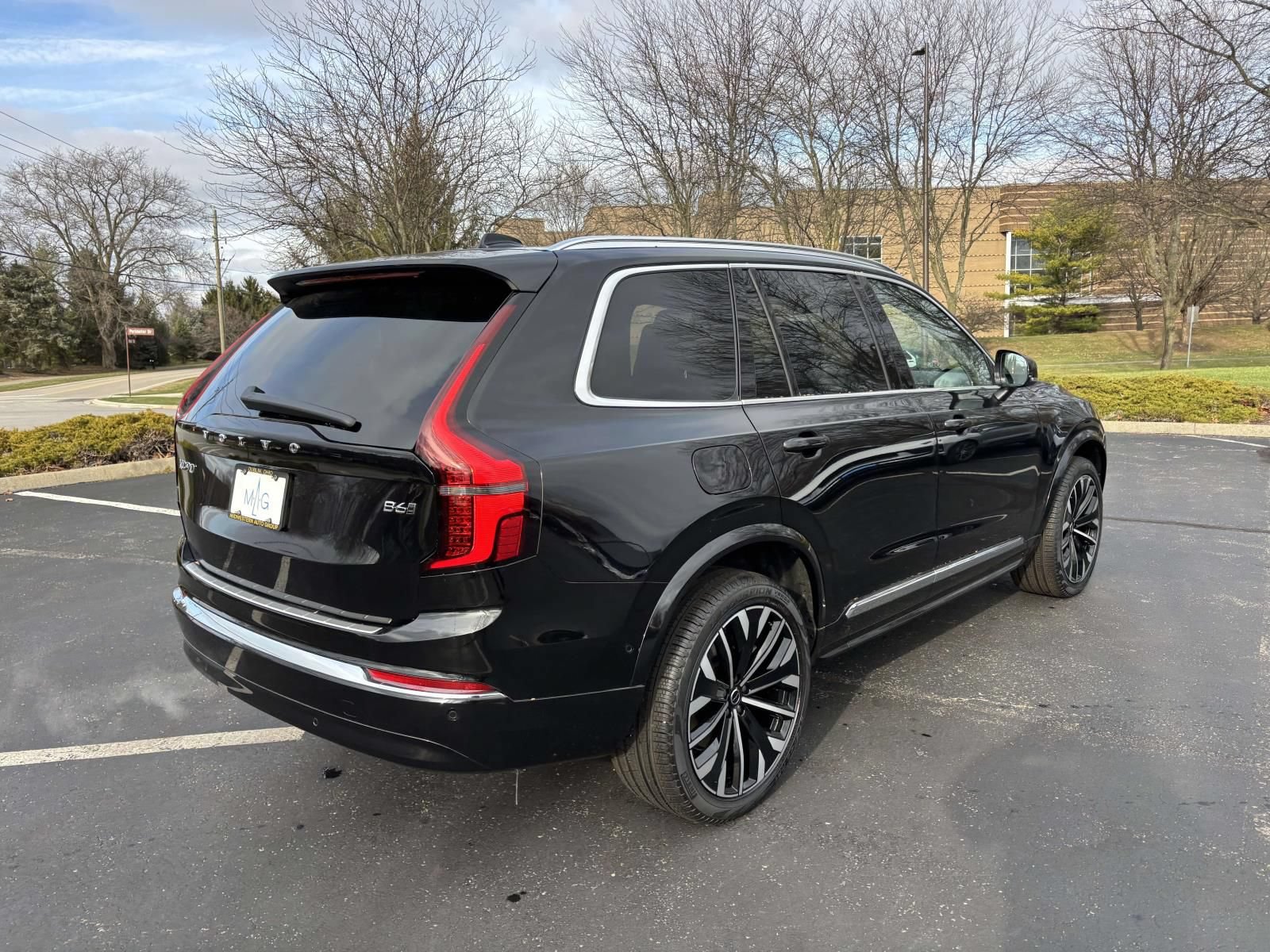 New 2026 Volvo XC90 B6 Plus w/ Protection Package Premier AWD/4WD image 7