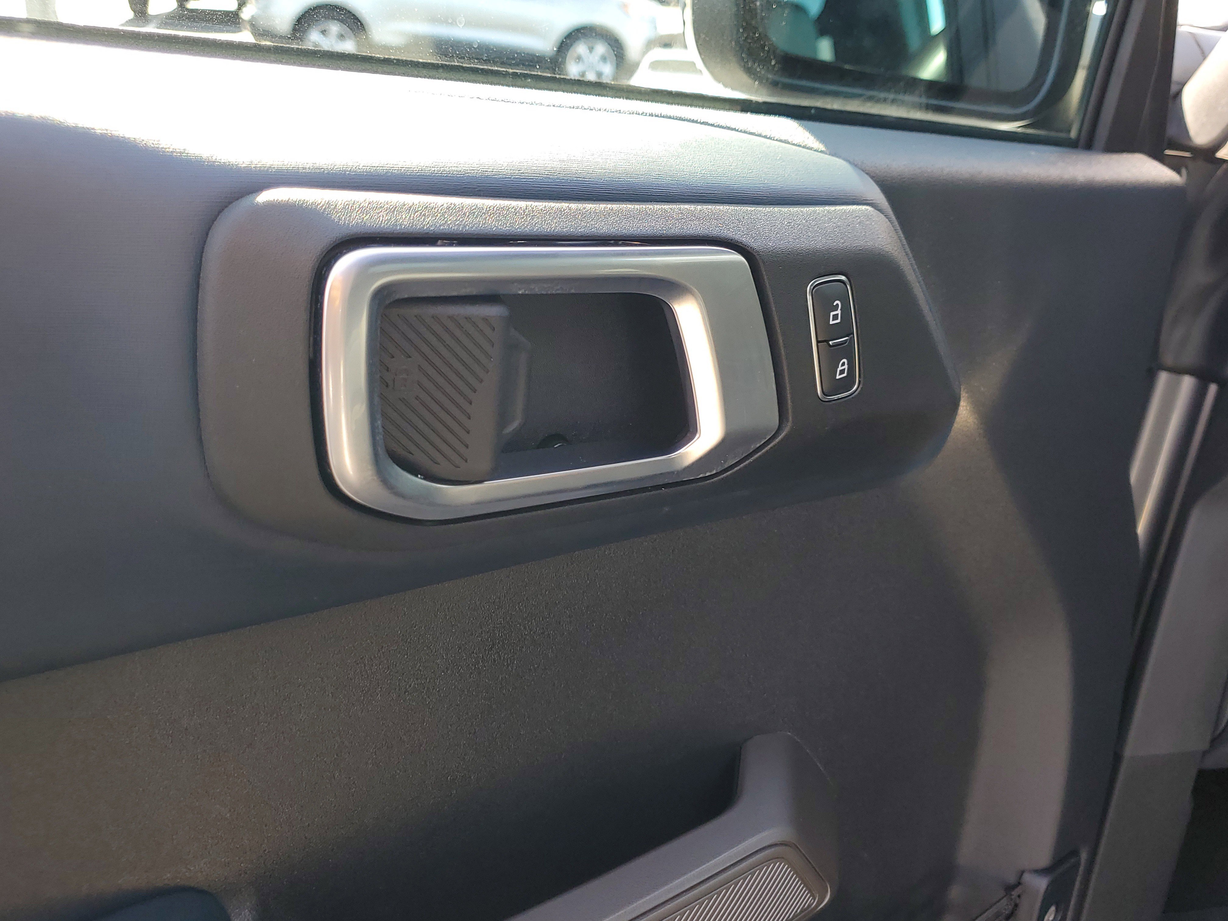 Used 2023 Ford Bronco Outer Banks image 18