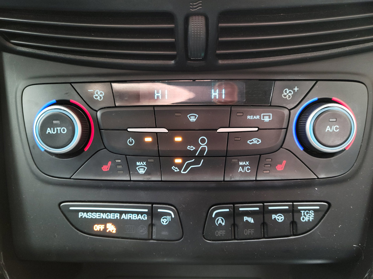 Used 2018 Ford Escape Titanium image 13