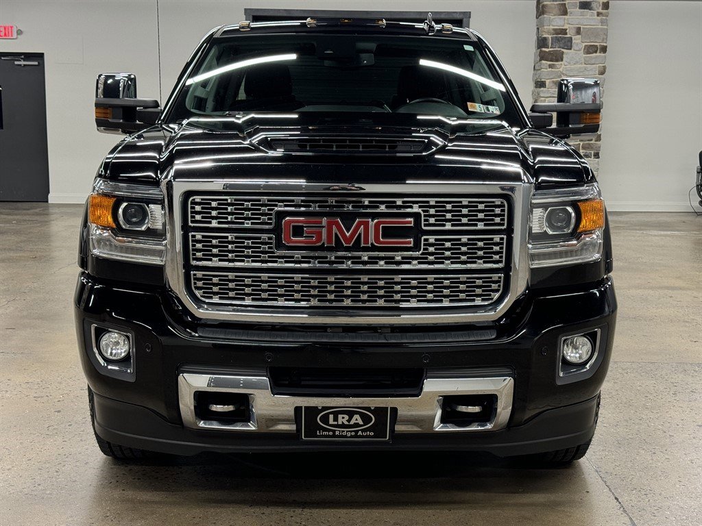 Used 2018 GMC Sierra 3500 Denali w/ Duramax Plus Package AWD/4WD image 2