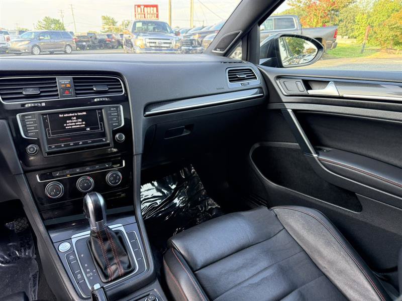 Used 2017 Volkswagen GTI SE FWD image 33