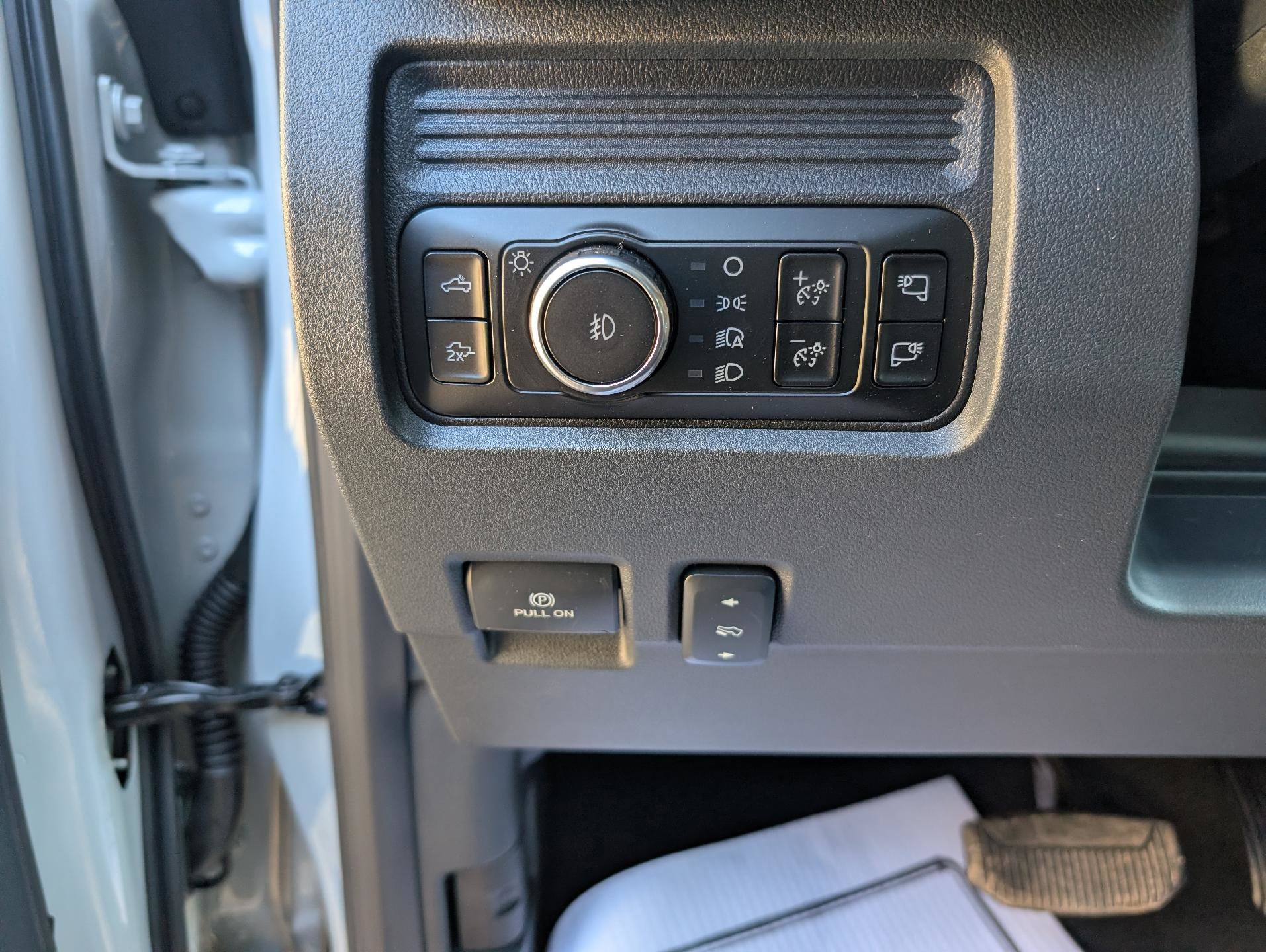 New 2026 Ford F250 Lariat w/ Black Appearance Package image 19