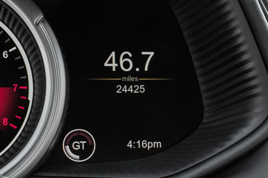 Used 2020 Aston Martin DB11 Coupe image 17