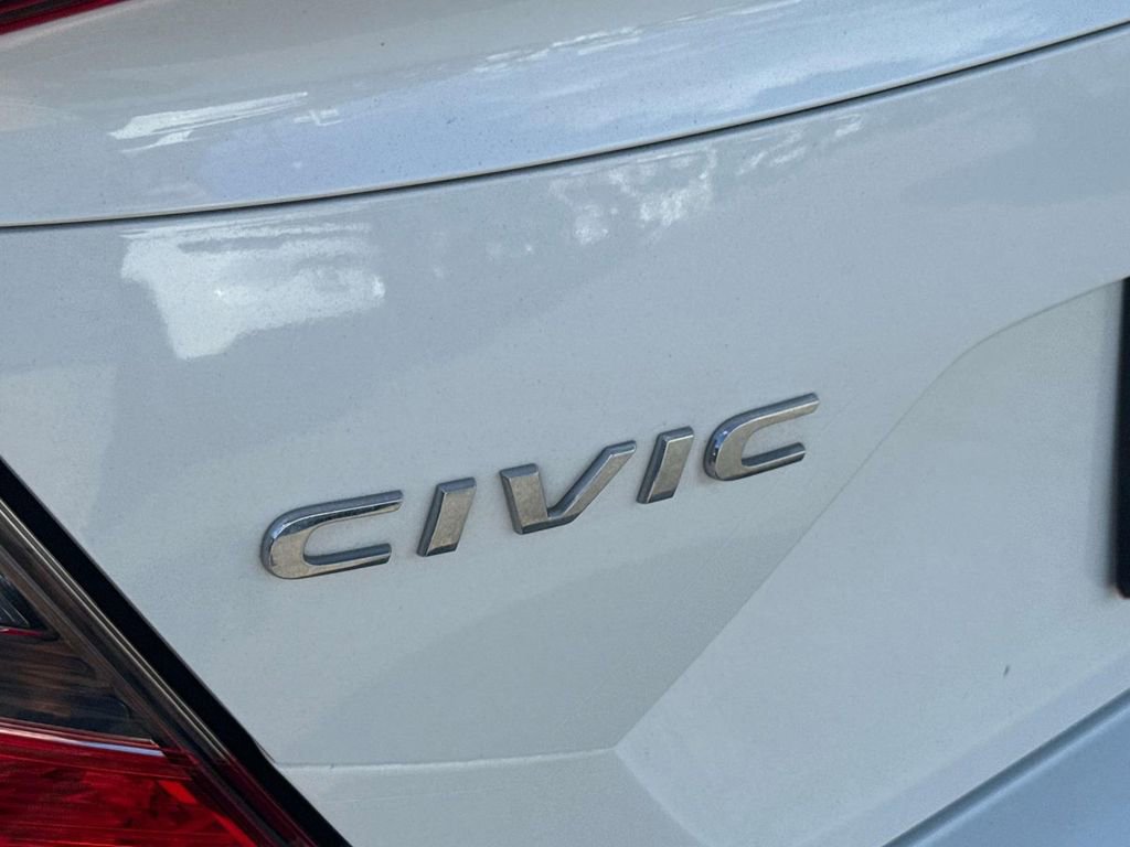 Used 2018 Honda Civic Touring image 6