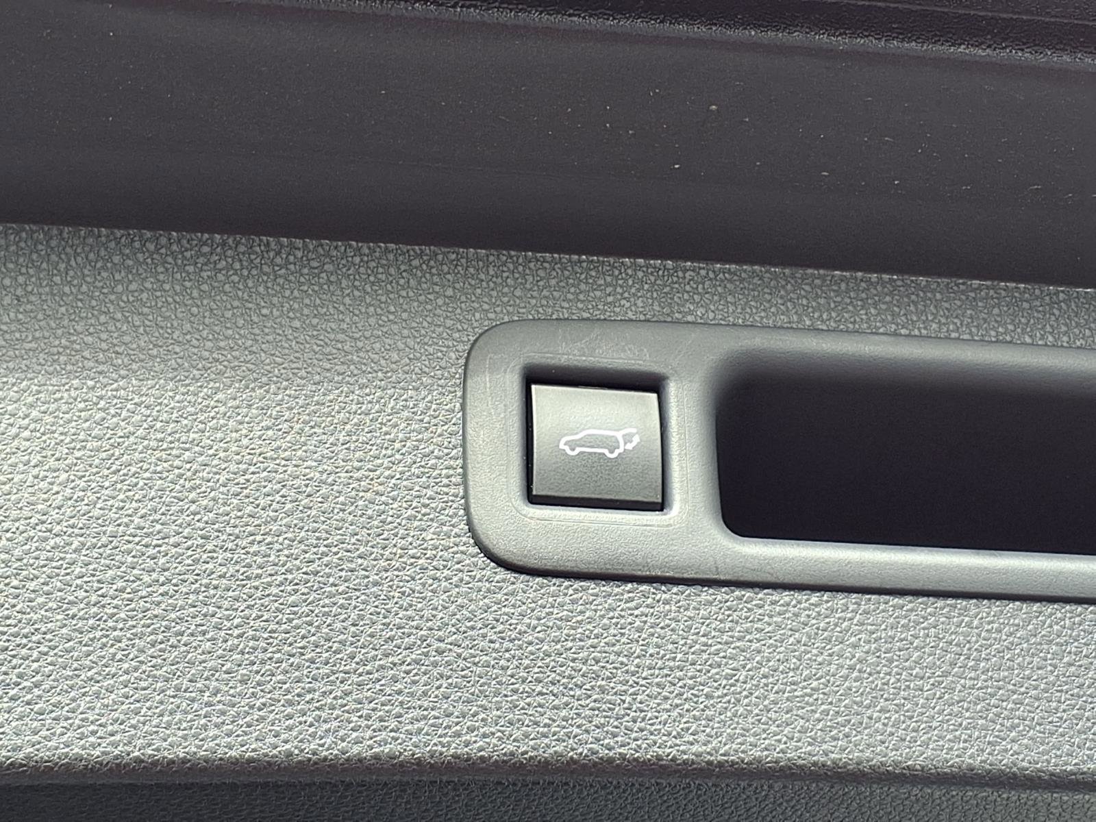 Used 2022 Toyota Highlander XLE image 7