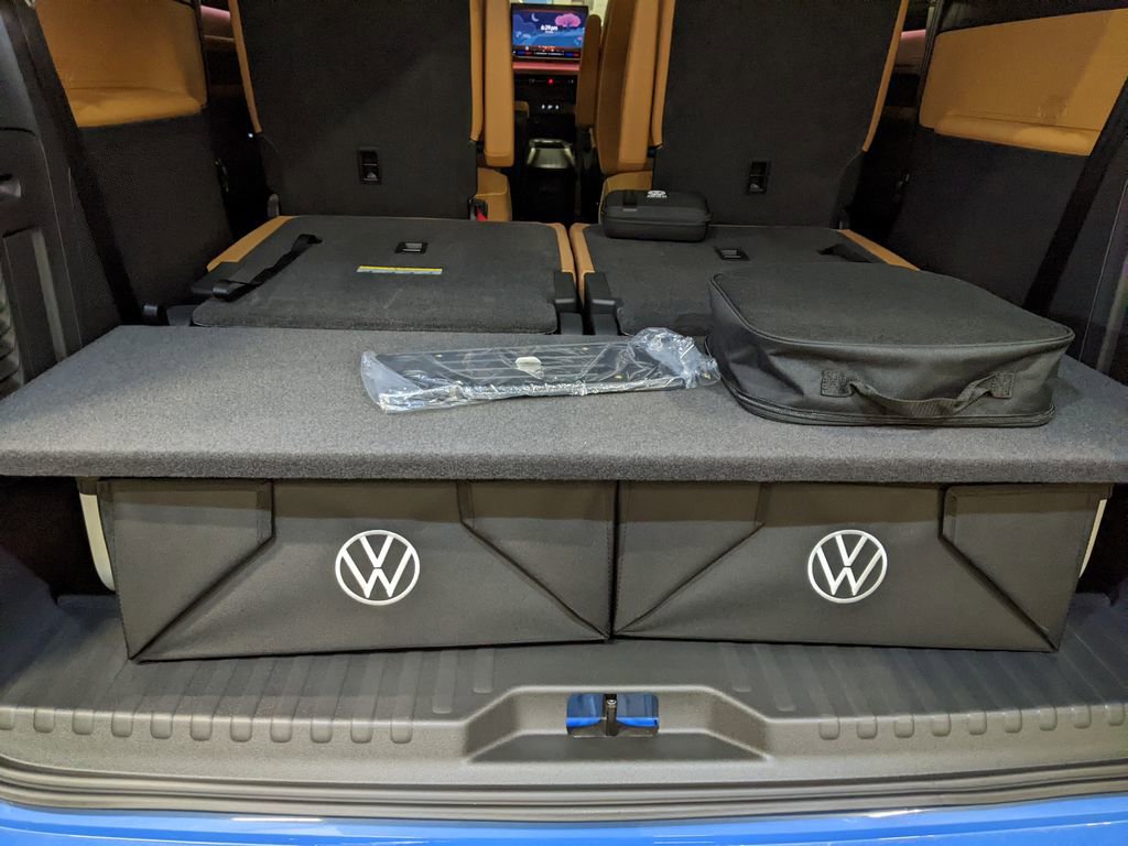 New 2025 Volkswagen ID. Buzz Pro S Plus AWD/4WD image 27