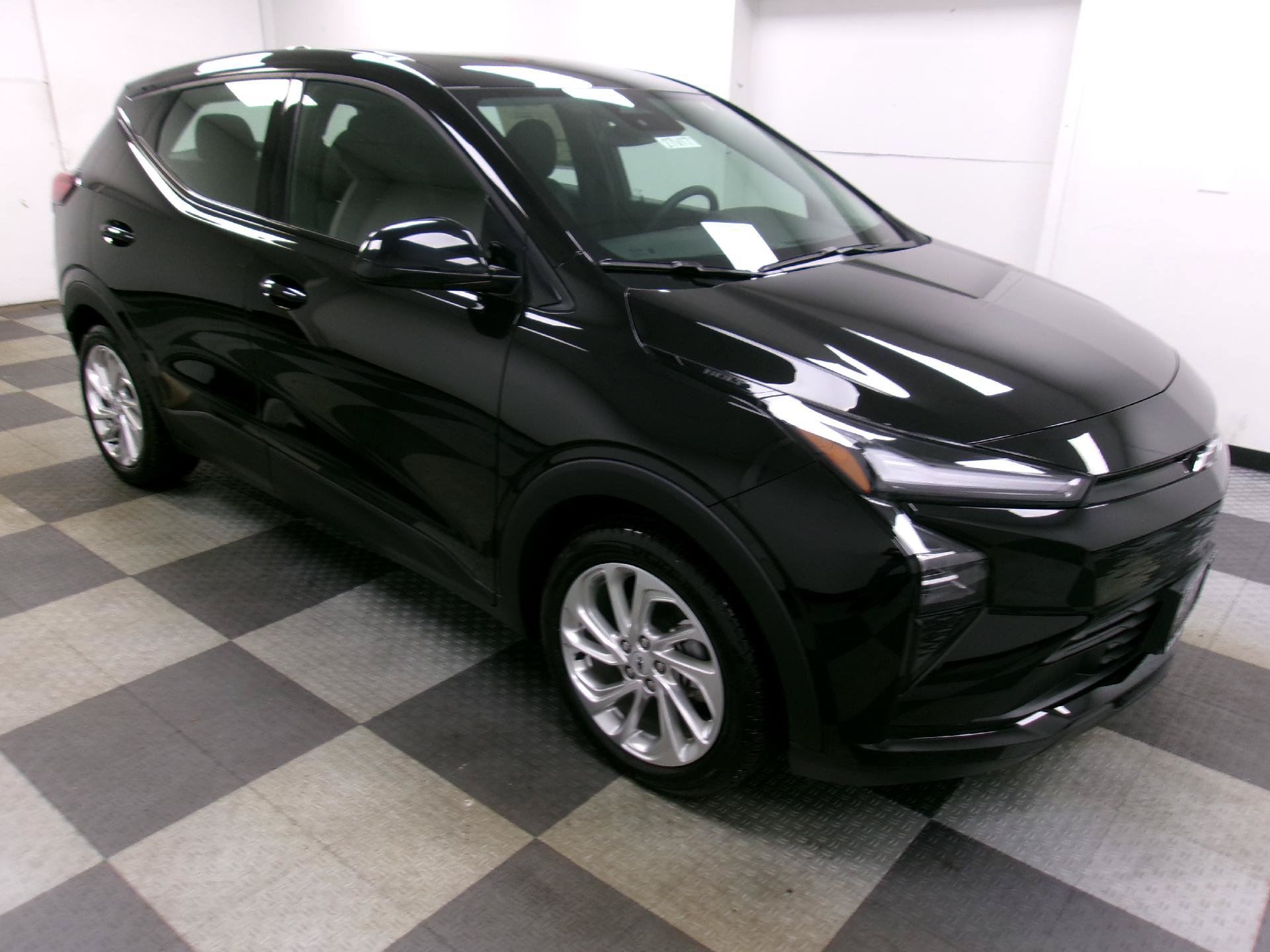 New 2027 Chevrolet Bolt LT w/ Comfort Package FWD image 13