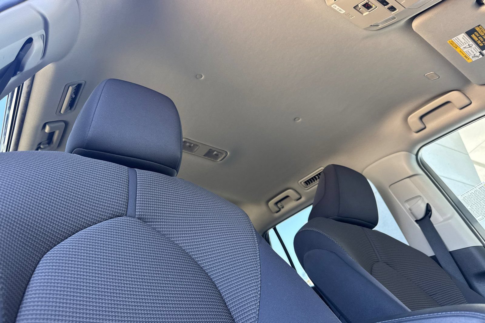 Used 2023 Toyota Highlander LE AWD/4WD image 19