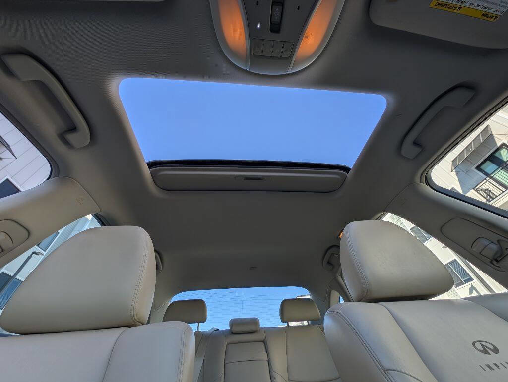 Used 2012 INFINITI M37 w/ Premium Pkg image 26