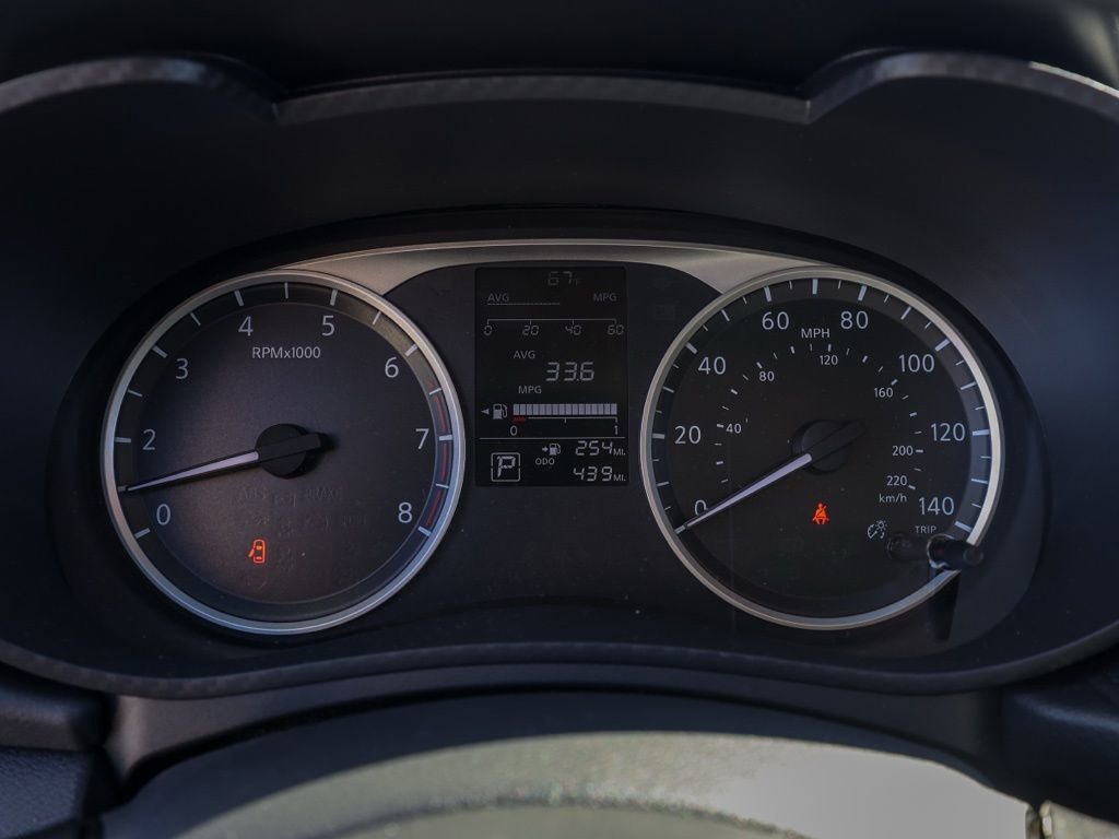 Used 2025 Nissan Versa S w/ Trunk Package image 27