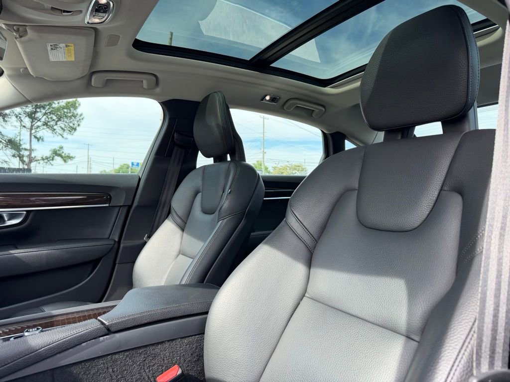 Used 2018 Volvo S90 T5 Momentum w/ Convenience Package FWD image 11