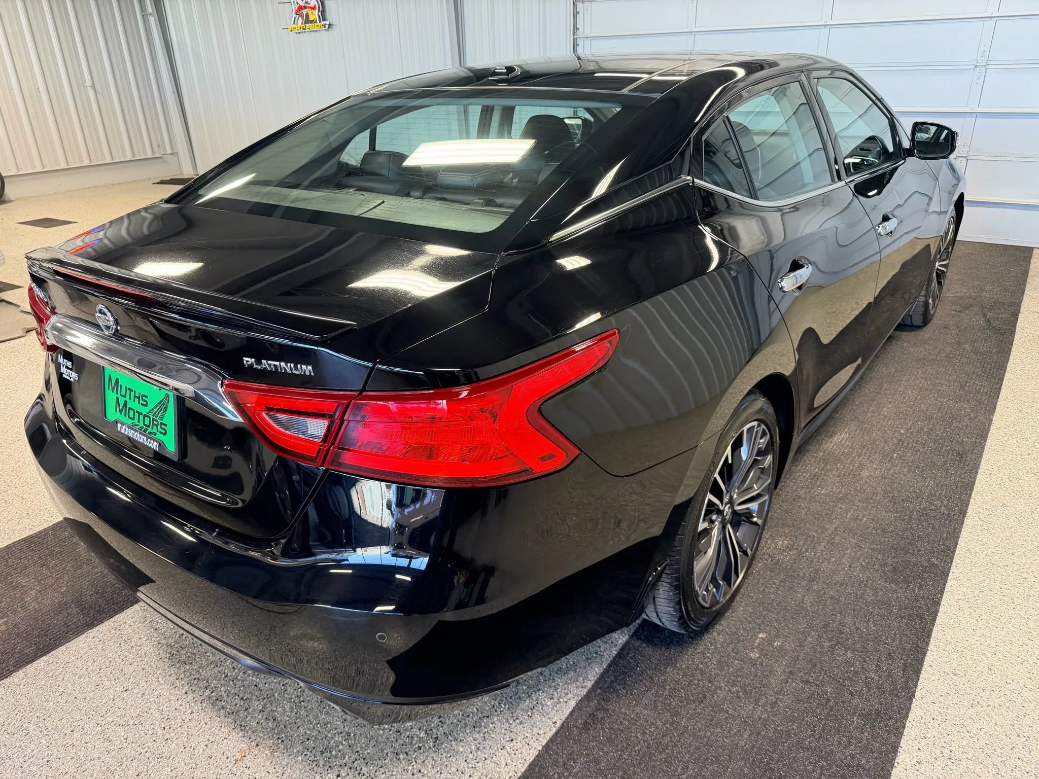 Used 2017 Nissan Maxima Platinum w/ Medallion Package FWD image 3