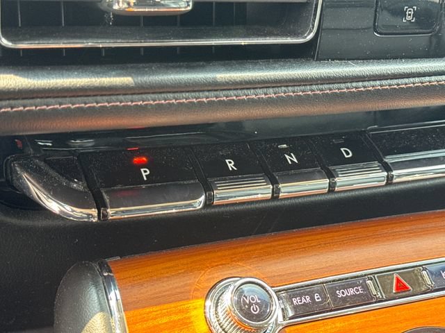 Used 2020 Lincoln Aviator Reserve w/ Equipment Group 201A AWD/4WD image 16