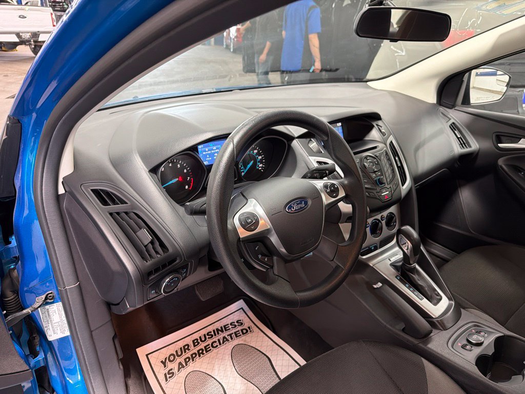 Used 2014 Ford Focus SE w/ SE Winter Package FWD image 17
