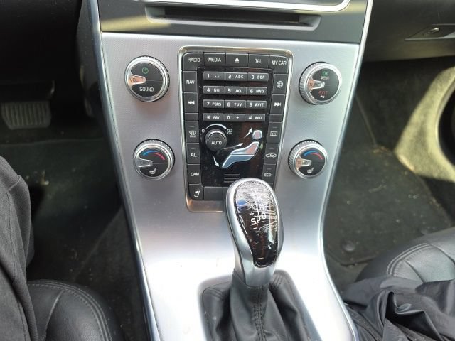Used 2017 Volvo V60 T5 Premier w/ Convenience Package FWD image 12