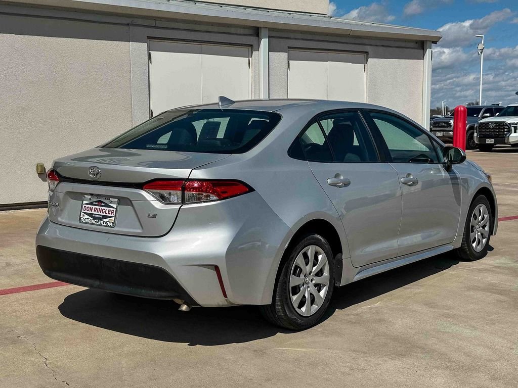 Used 2024 Toyota Corolla LE image 3