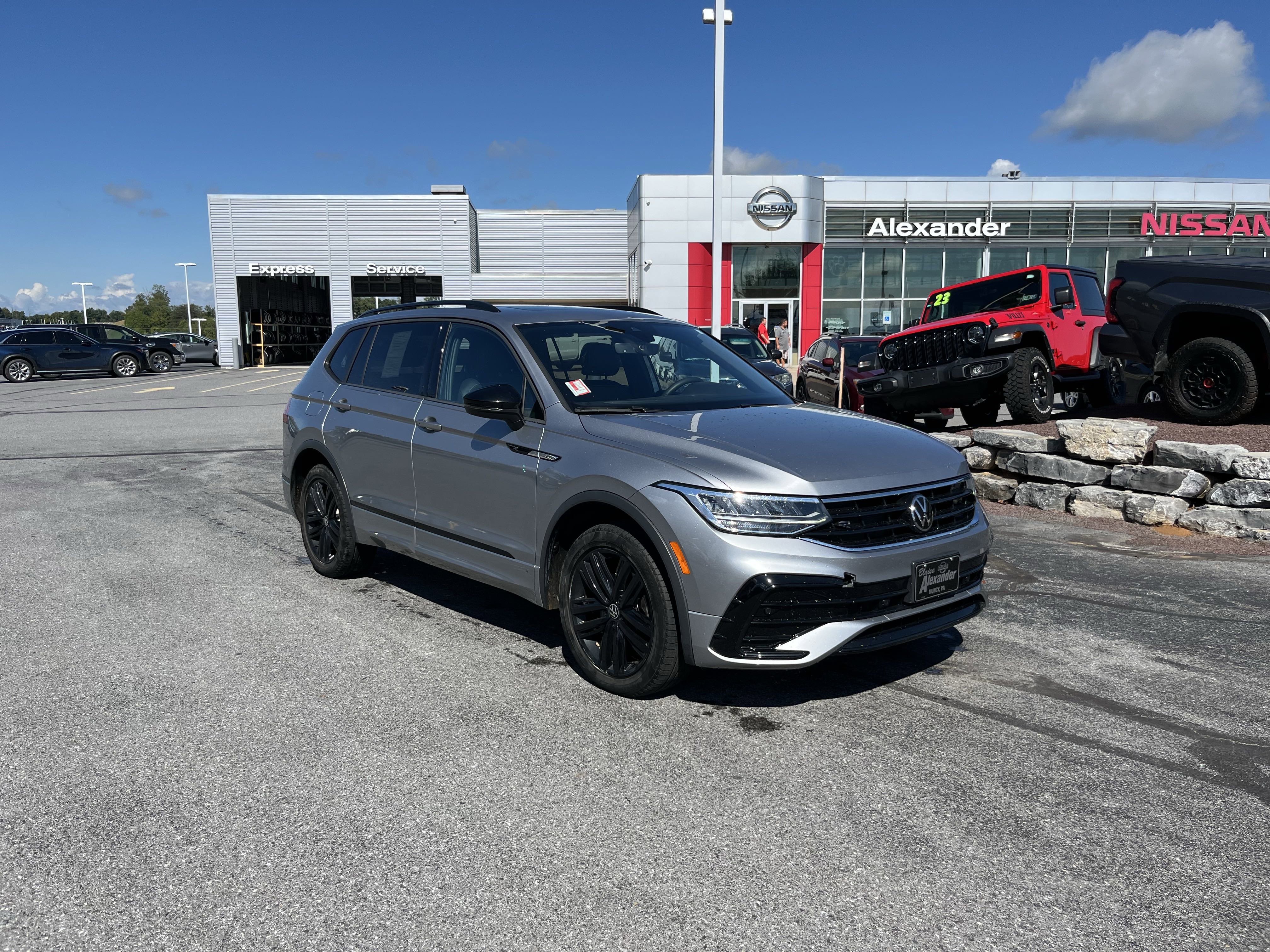 Used 2022 Volkswagen Tiguan SE R-Line