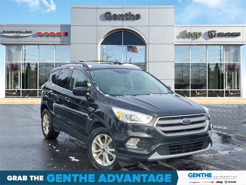 Used 2017 Ford Escape SE w/ Equipment Group 201A image 1