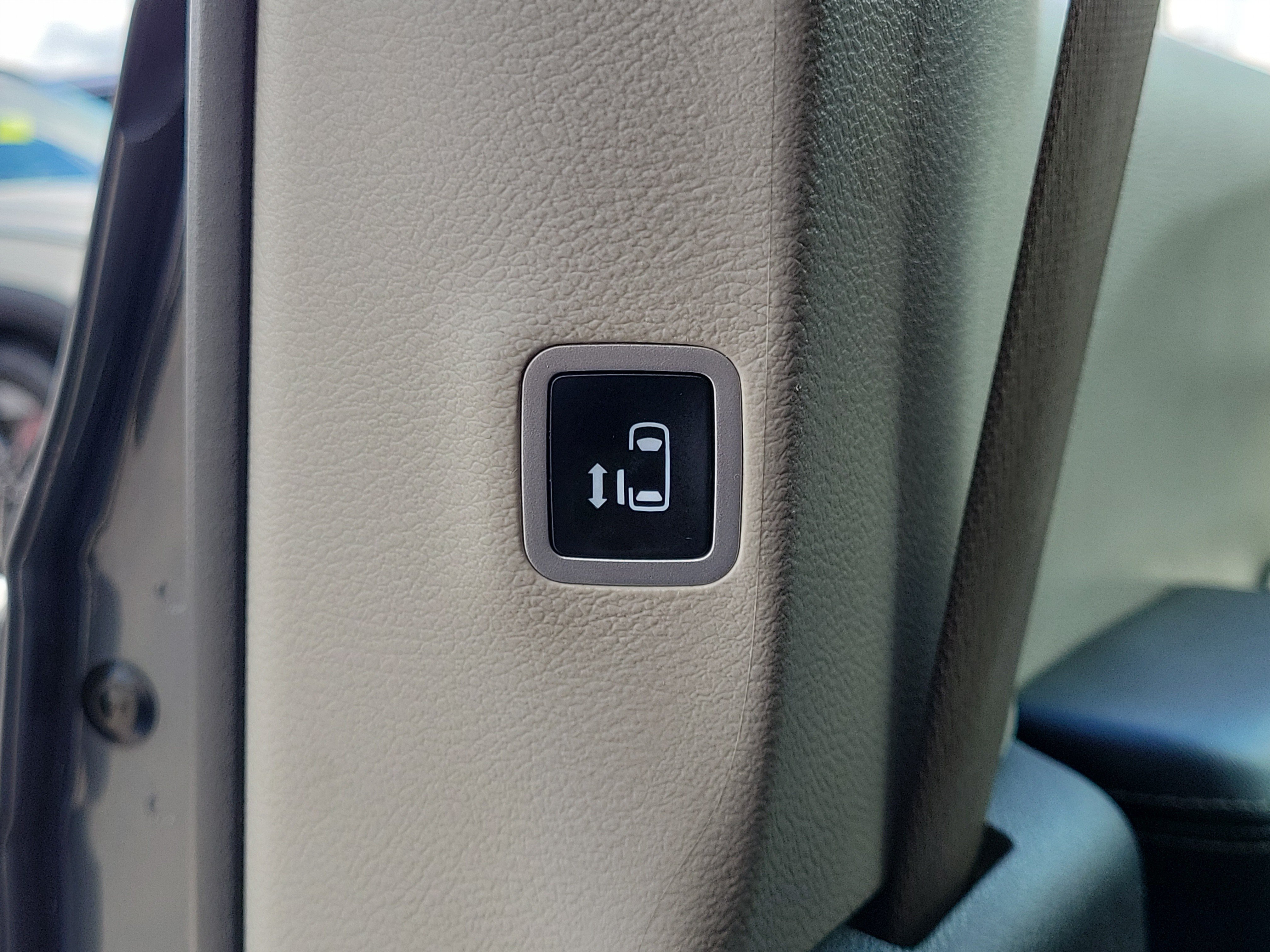 Used 2022 Chrysler Pacifica Touring-L FWD image 14