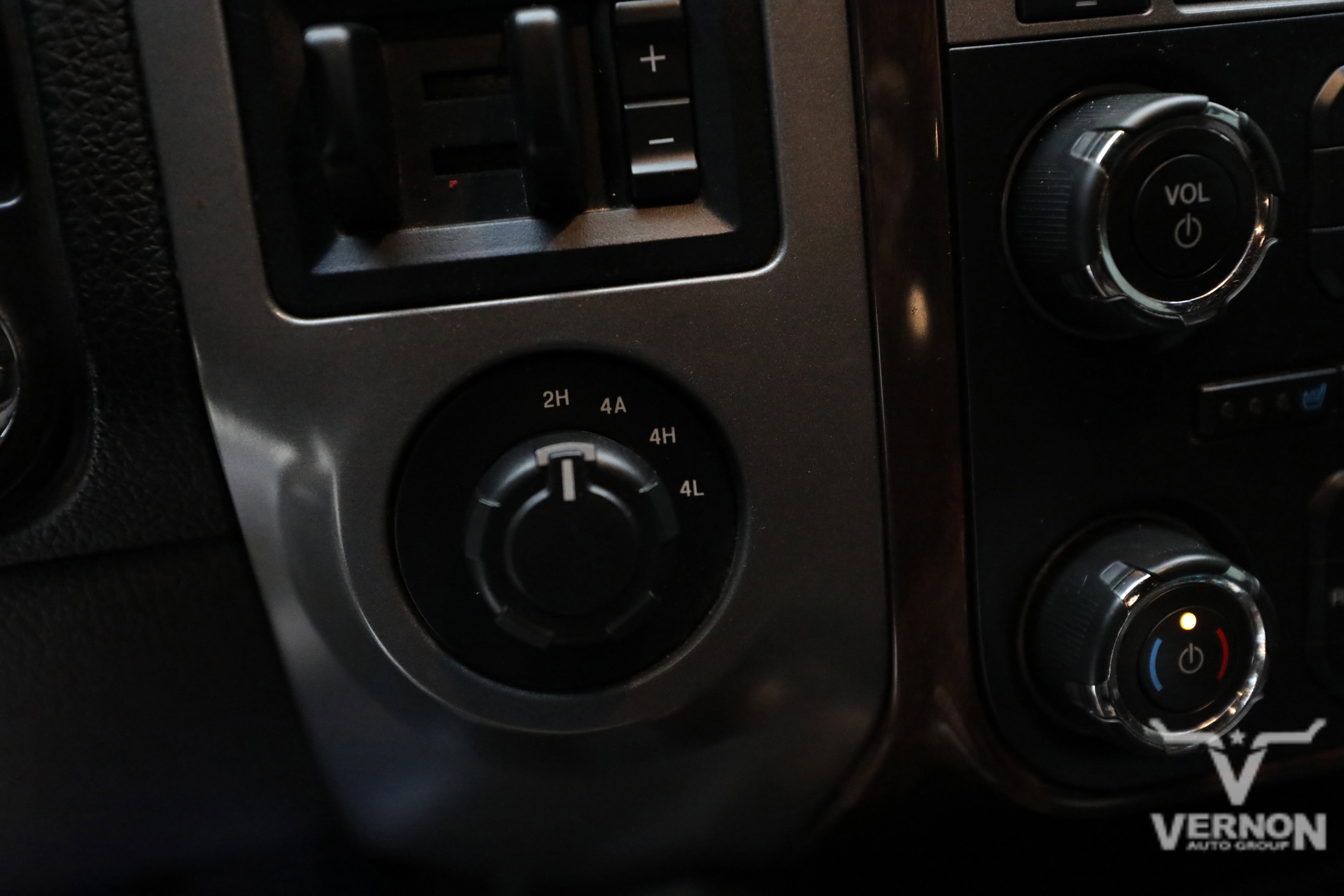 Used 2015 Ford Expedition EL Platinum image 24