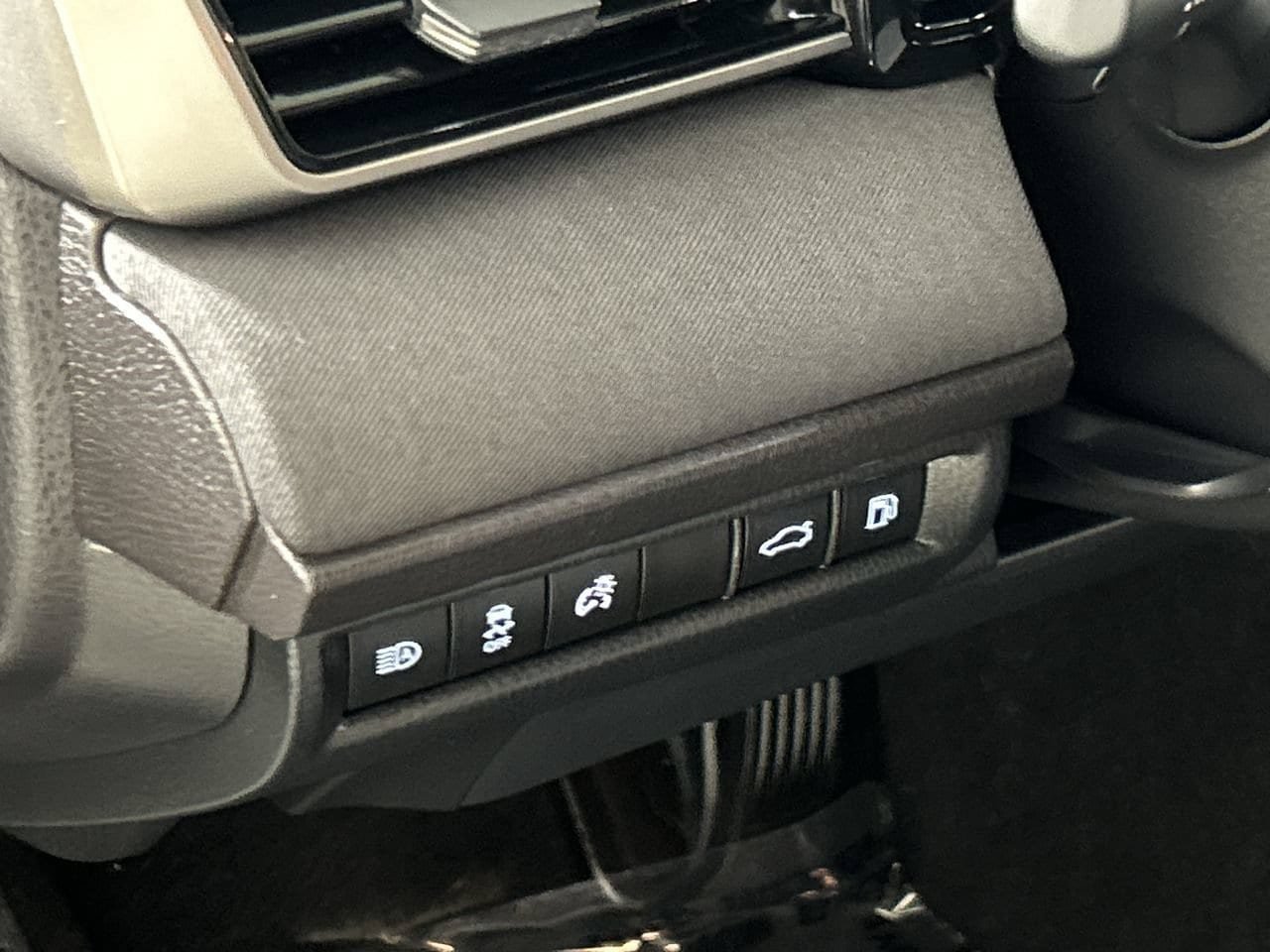 Used 2025 Toyota Camry LE FWD image 13