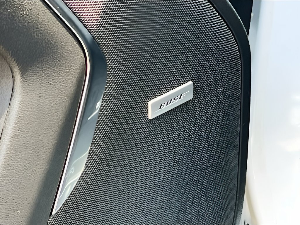 Used 2023 GMC Yukon AT4 w/ AT4 Premium Package AWD/4WD image 19