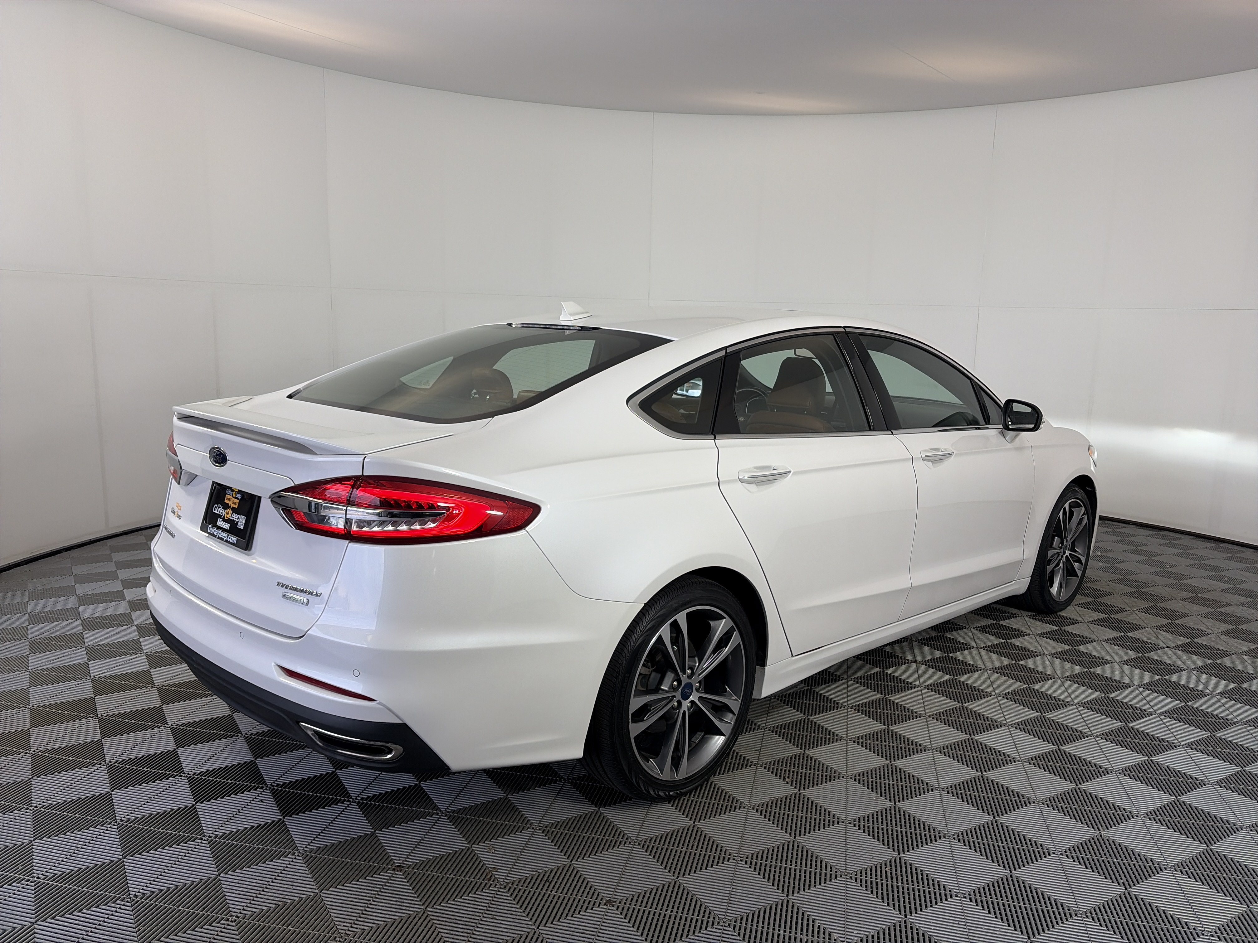 Used 2019 Ford Fusion Titanium FWD image 10