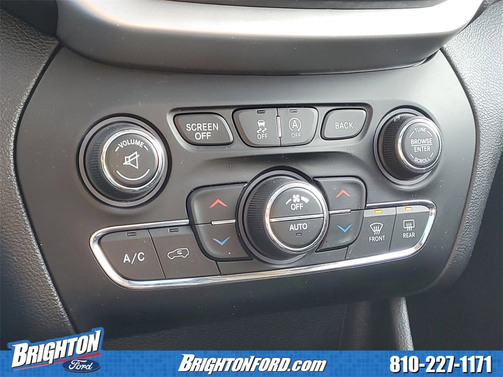 Used 2017 Jeep Cherokee Trailhawk image 27