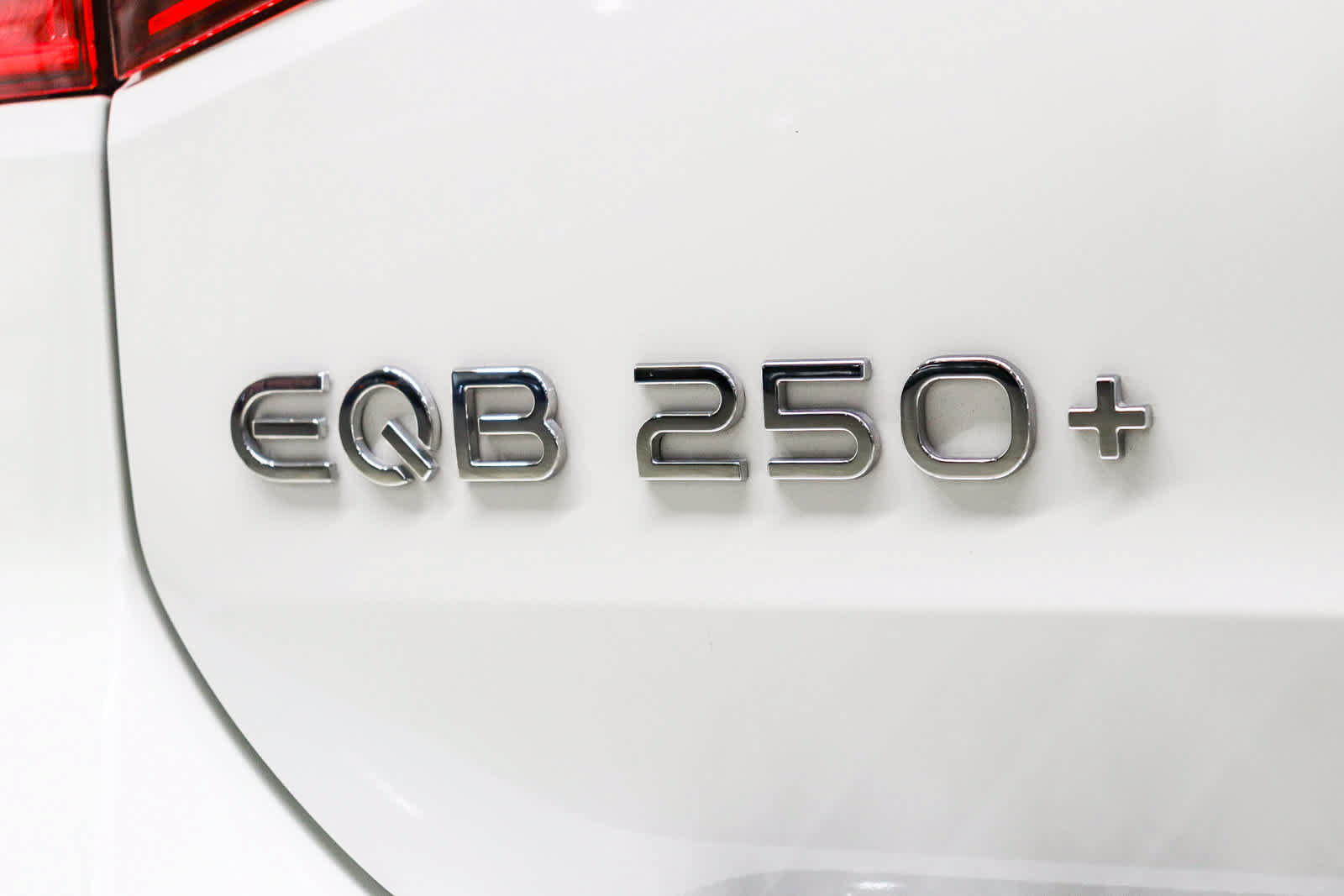 Used 2024 Mercedes-Benz EQB 250+ image 9