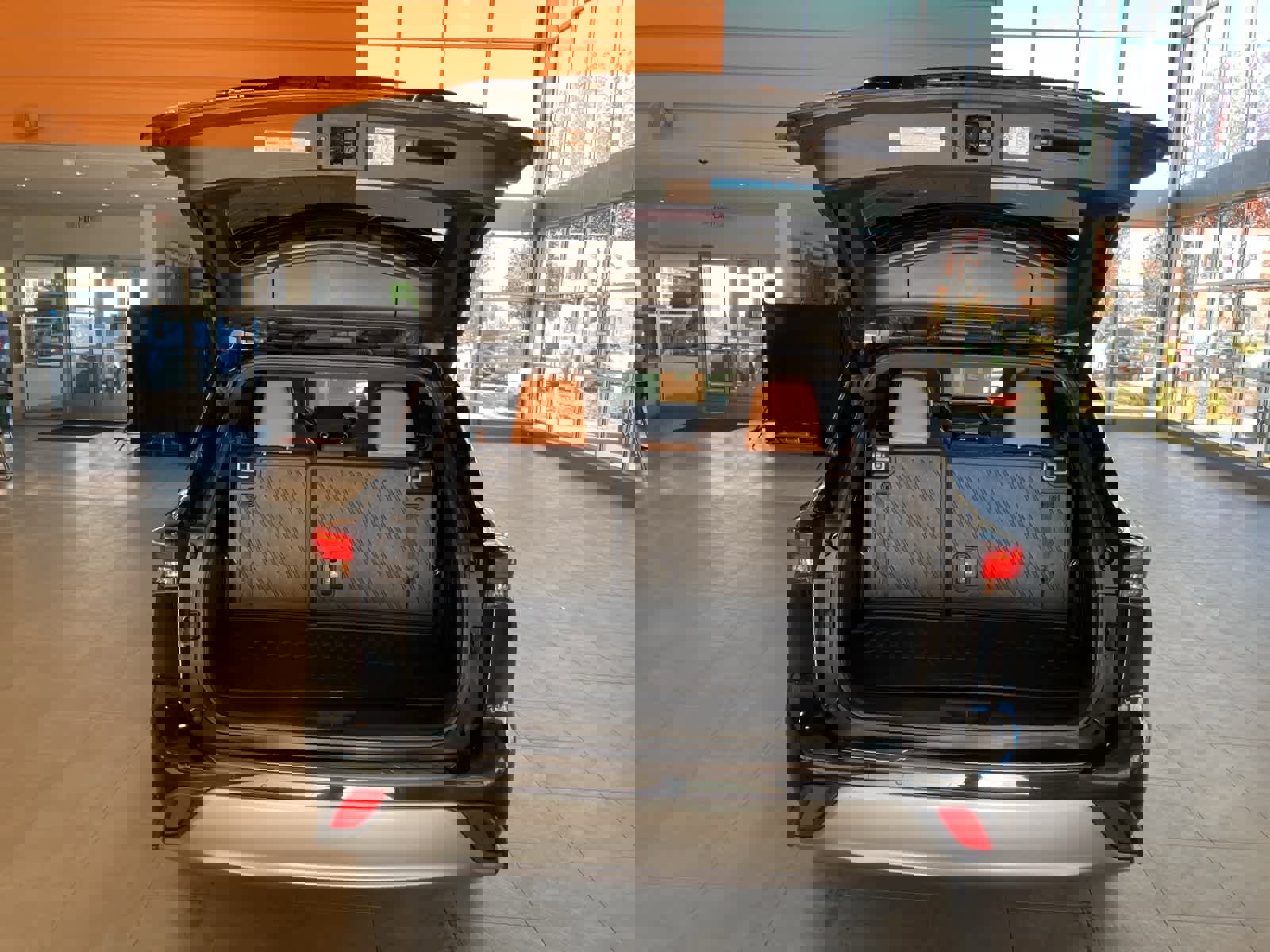 Used 2023 Toyota Highlander L image 32