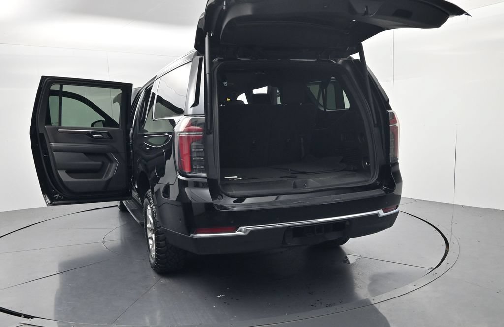 Used 2025 Chevrolet Suburban LT AWD/4WD image 58