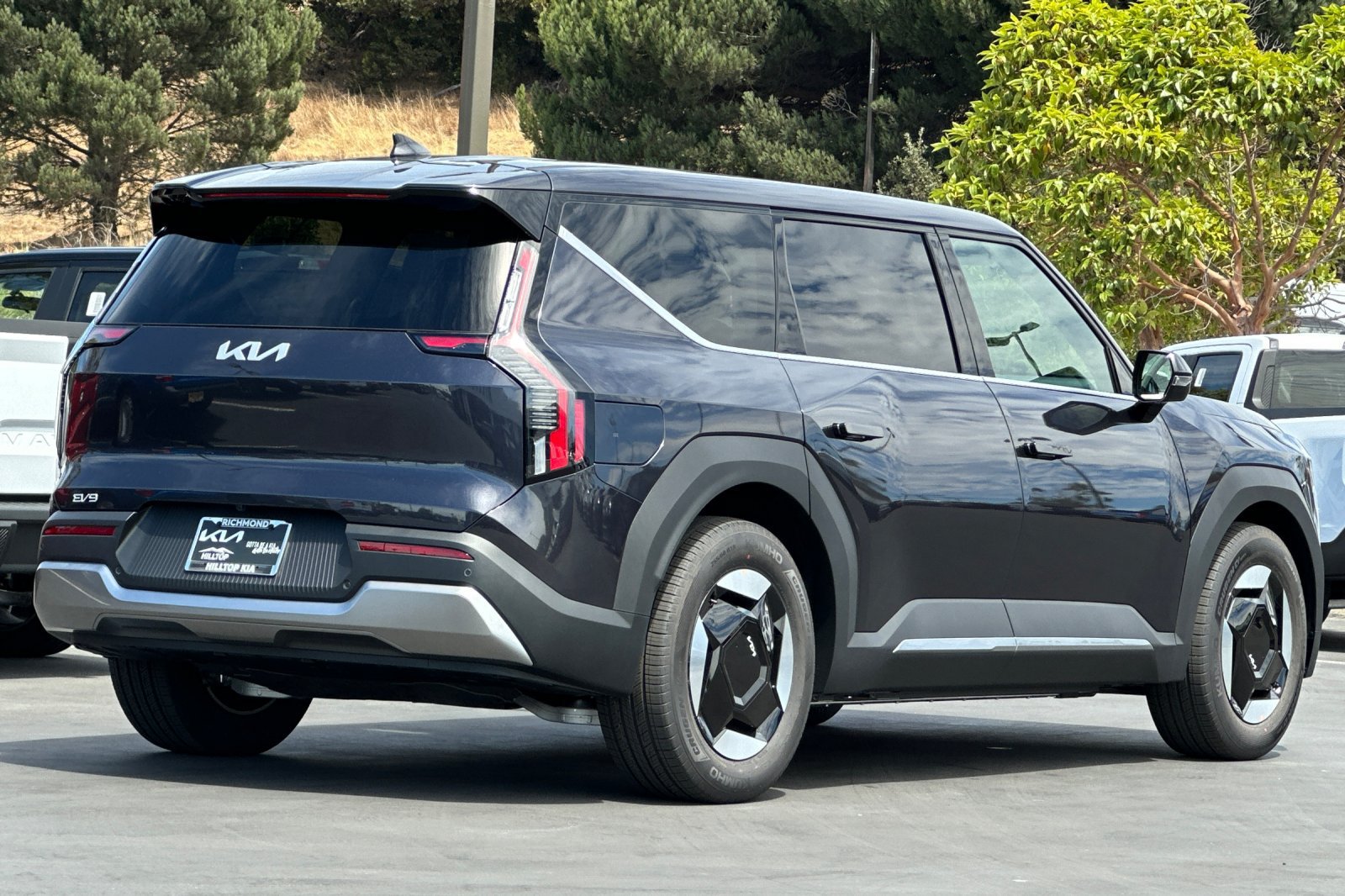 New 2026 Kia EV9 Light RWD image 4