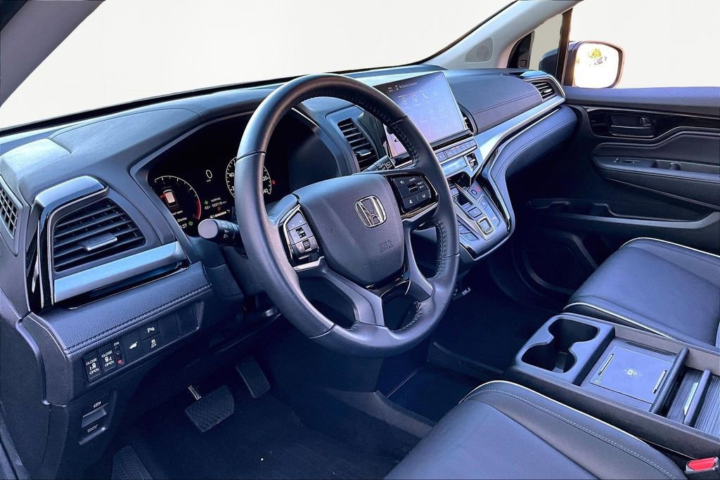 Used 2025 Honda Odyssey Touring image 14