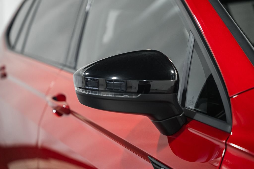 Used 2024 Volkswagen Tiguan SE R-Line image 14