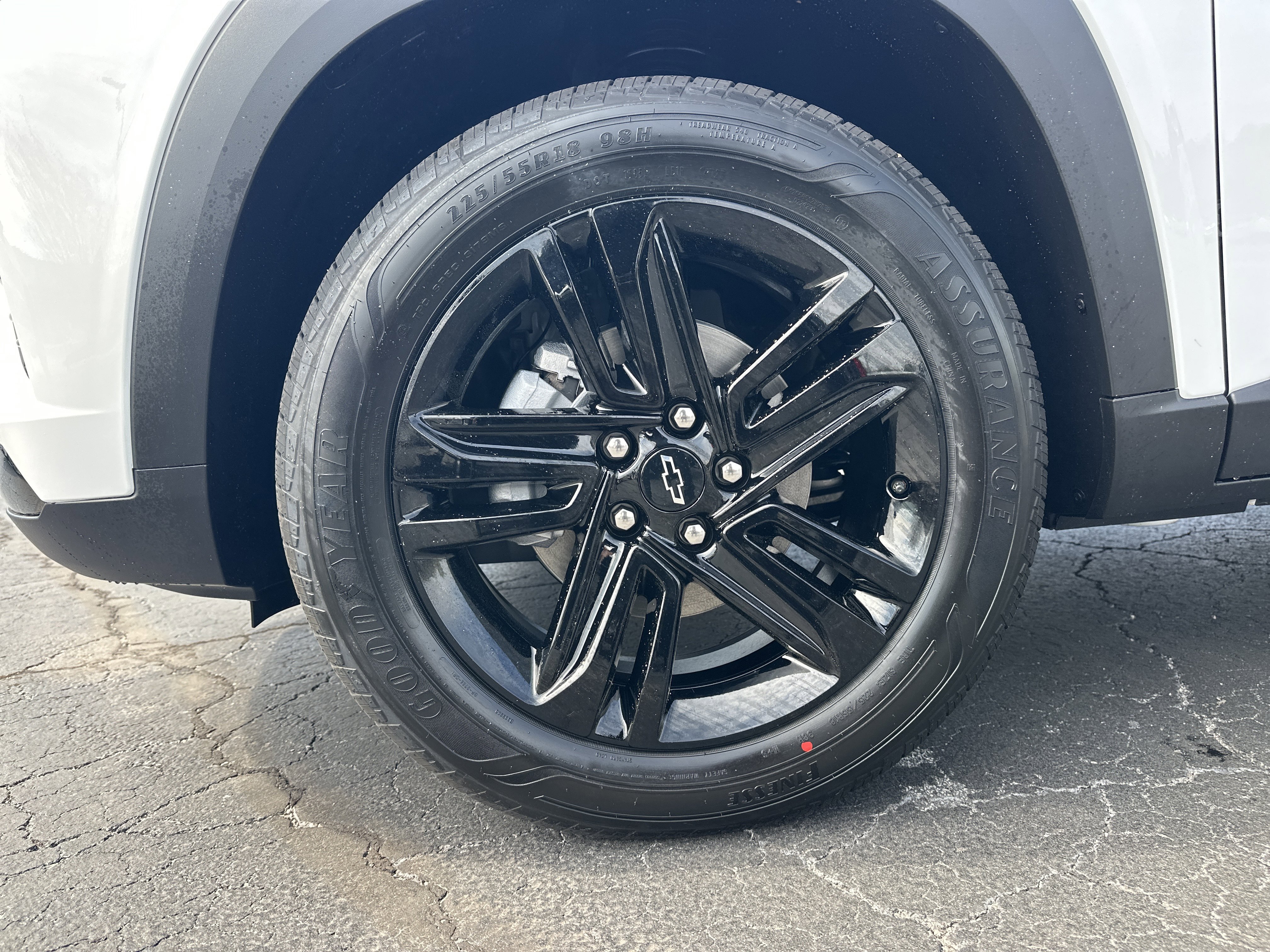 New 2026 Chevrolet Trax ACTIV w/ Sunroof Package FWD image 13