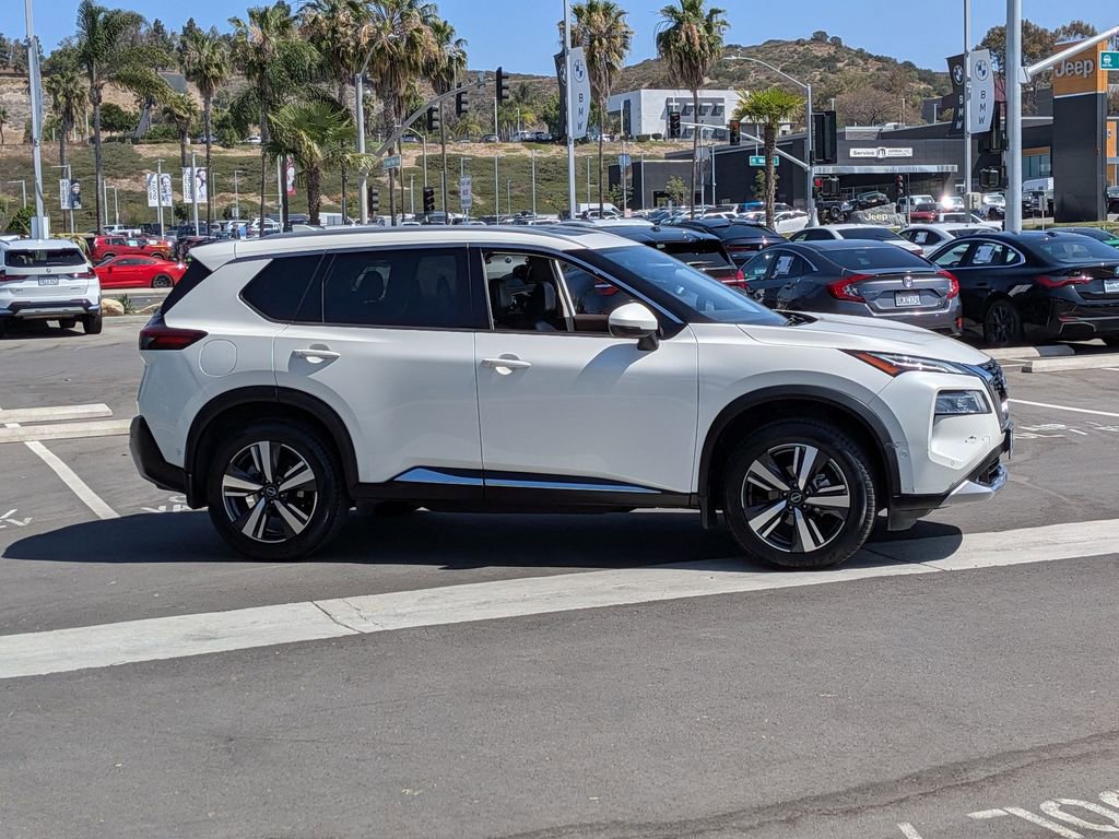 Used 2022 Nissan Rogue Platinum w/ Head-Up Display Package image 3