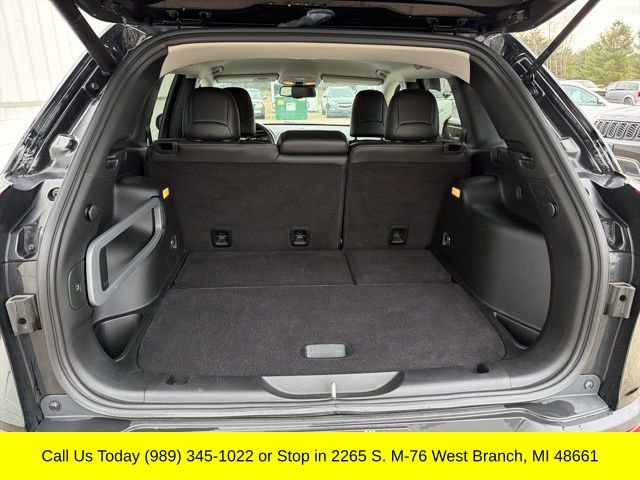 Used 2018 Jeep Cherokee Limited w/ Technology Group image 33