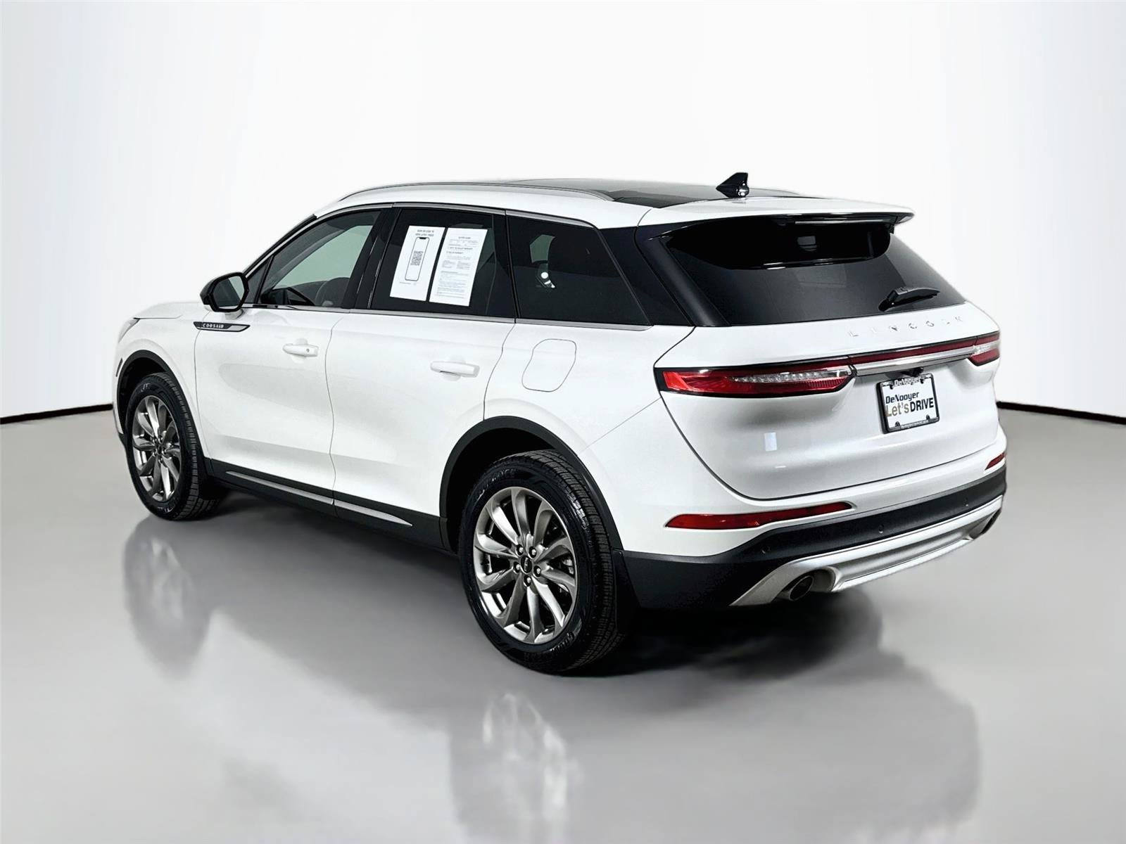 Used 2022 Lincoln Corsair AWD w/ Premium Package image 7