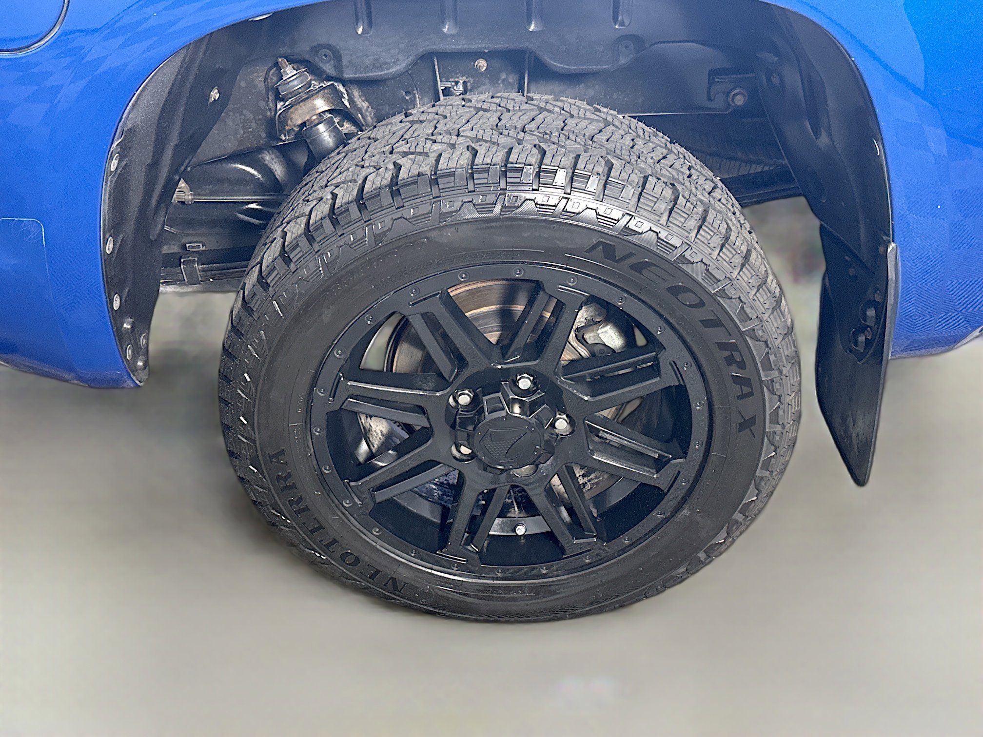 Used 2018 Toyota Tundra SR5 w/ SR5 Upgrade Package image 36