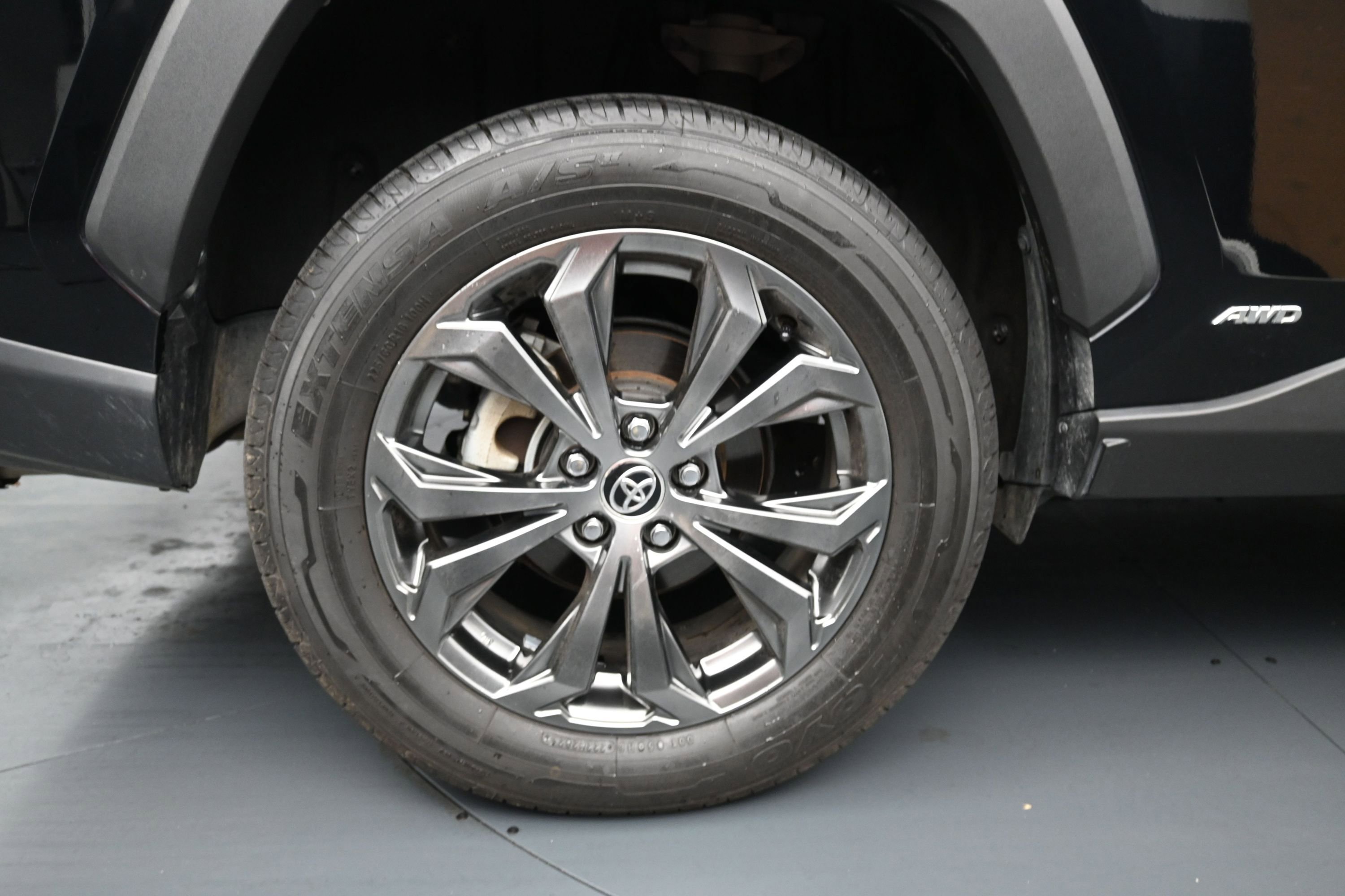 Used 2023 Toyota RAV4 XLE Premium AWD/4WD image 9
