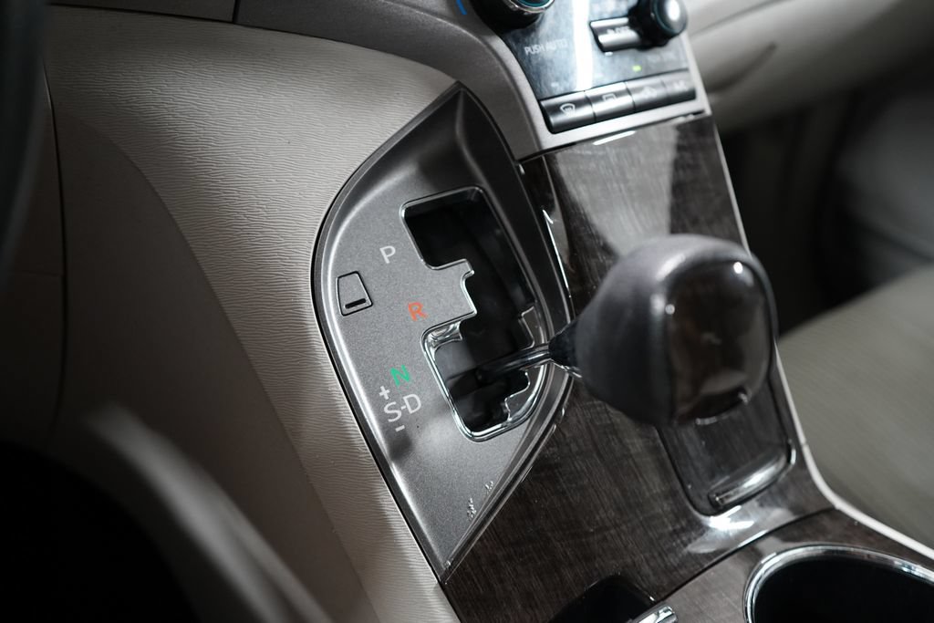 Used 2013 Toyota Venza LE FWD image 17